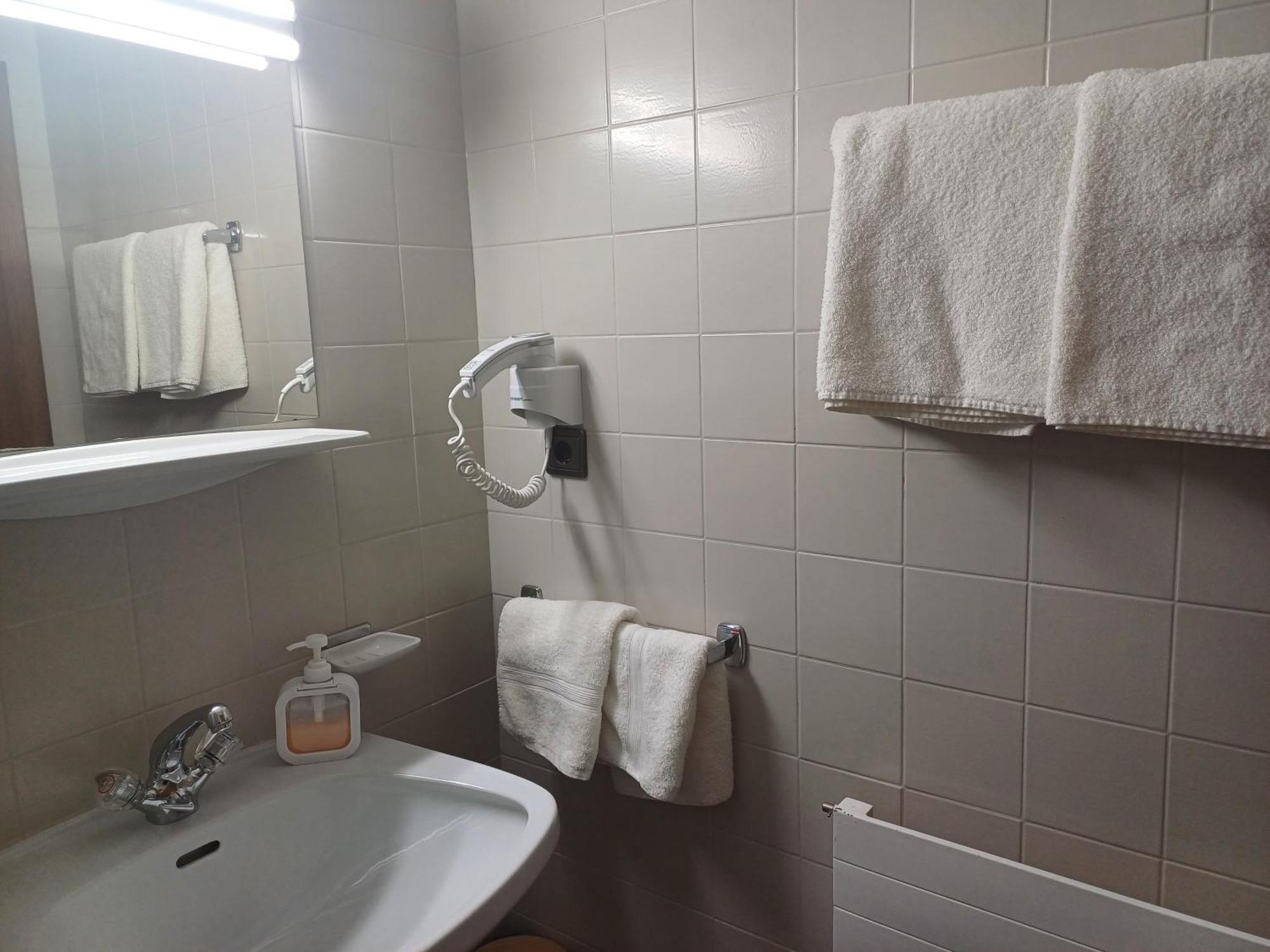 Gaestehaus Berta Zell am Ziller Room photo